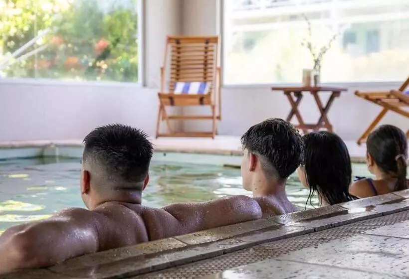 Howard Johnson Hotel & Convention Center Madariaga Carilo