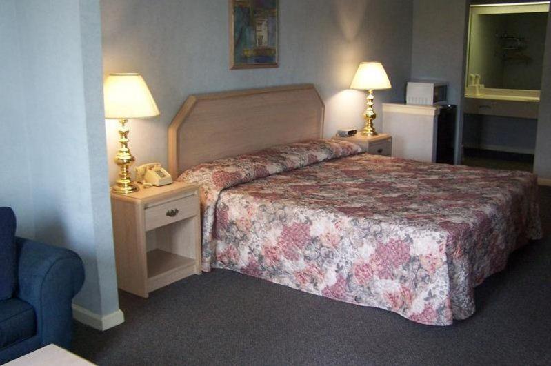 فندق على الطريق Celebration Inn