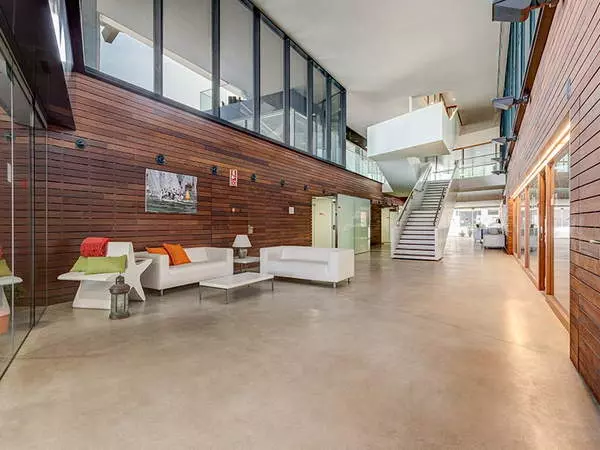 Отель Barcelona Sailing Hostel