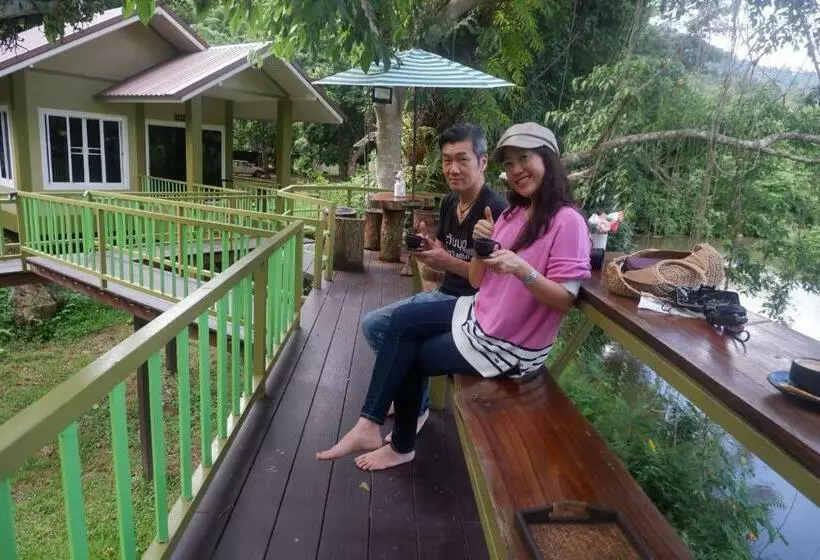 تختخواب و صبحانه Ho Kho Coffee And Cottages