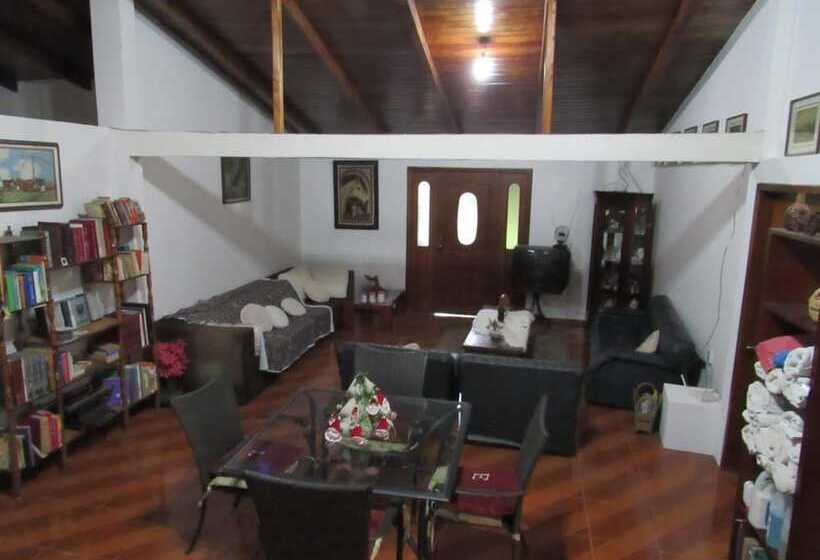 Bed & Breakfast Maria Adelaida Hostal