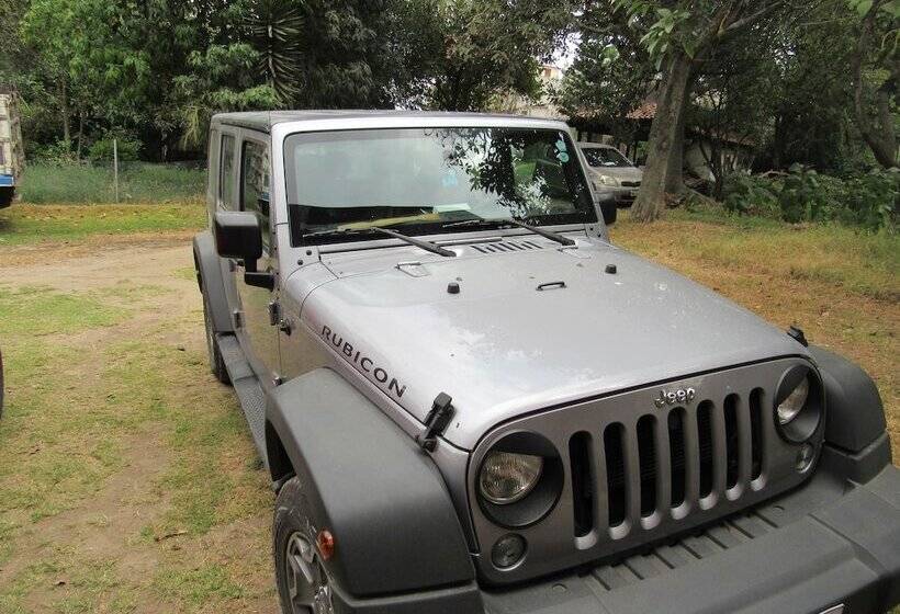 Bed & Breakfast Maria Adelaida Hostal