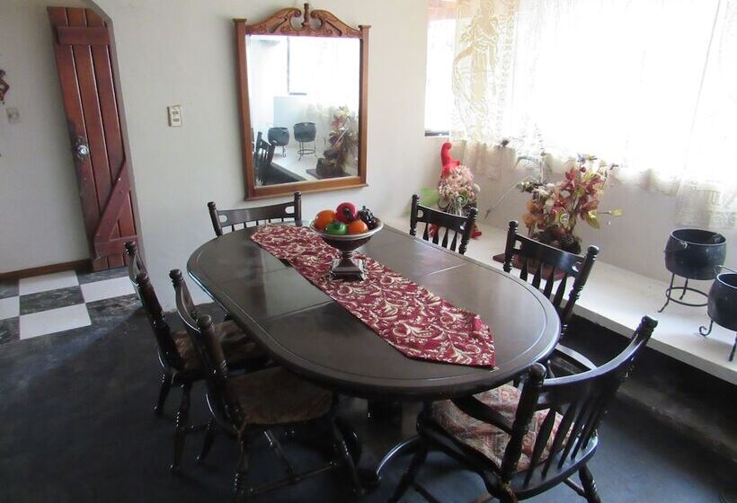 Bed & Breakfast Maria Adelaida Hostal