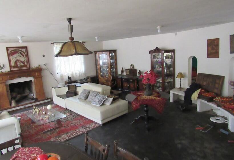 Bed & Breakfast Maria Adelaida Hostal