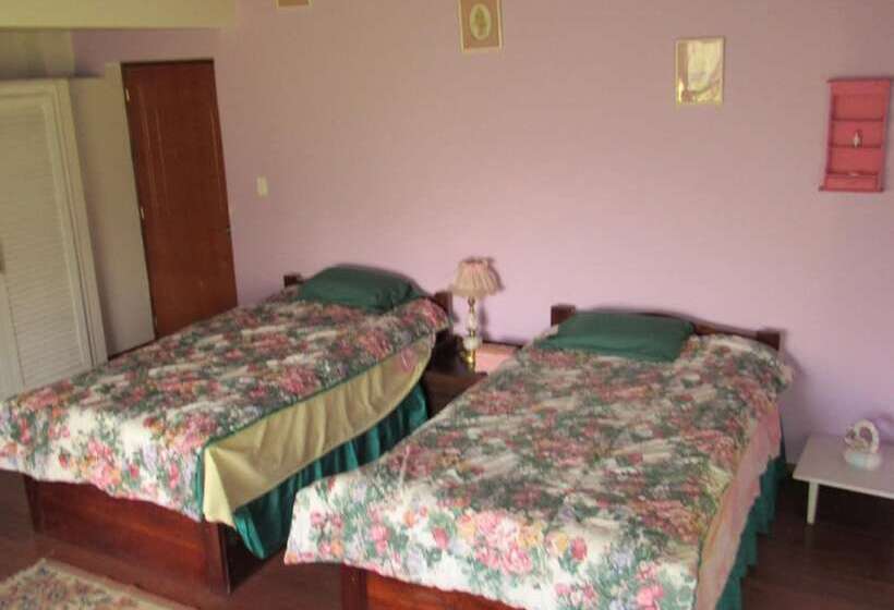 Bed & Breakfast Maria Adelaida Hostal