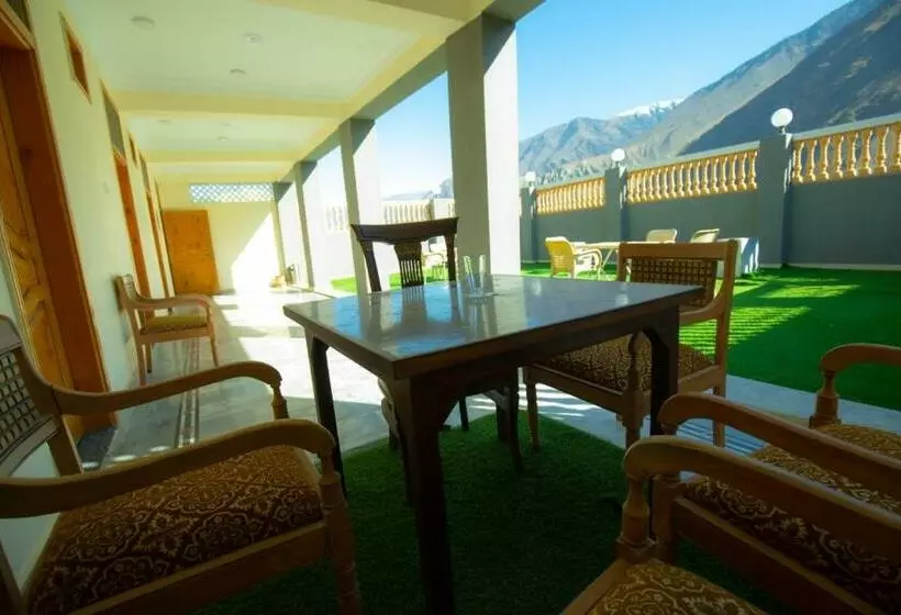 هتل Chitral Inn