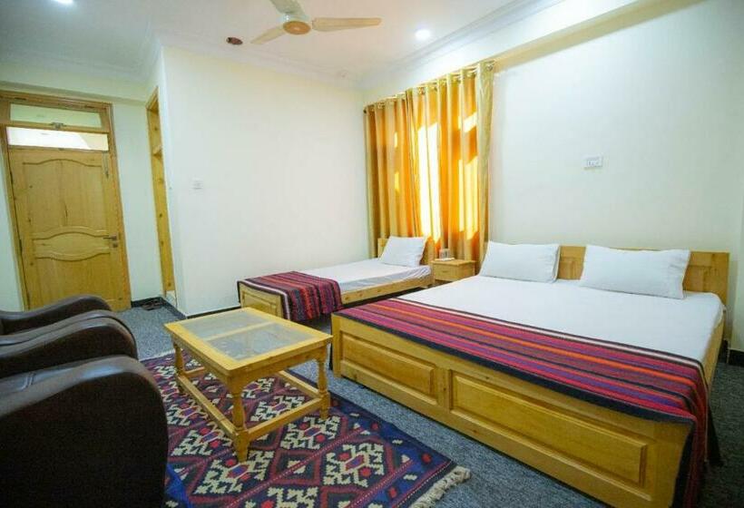 酒店 Chitral Inn