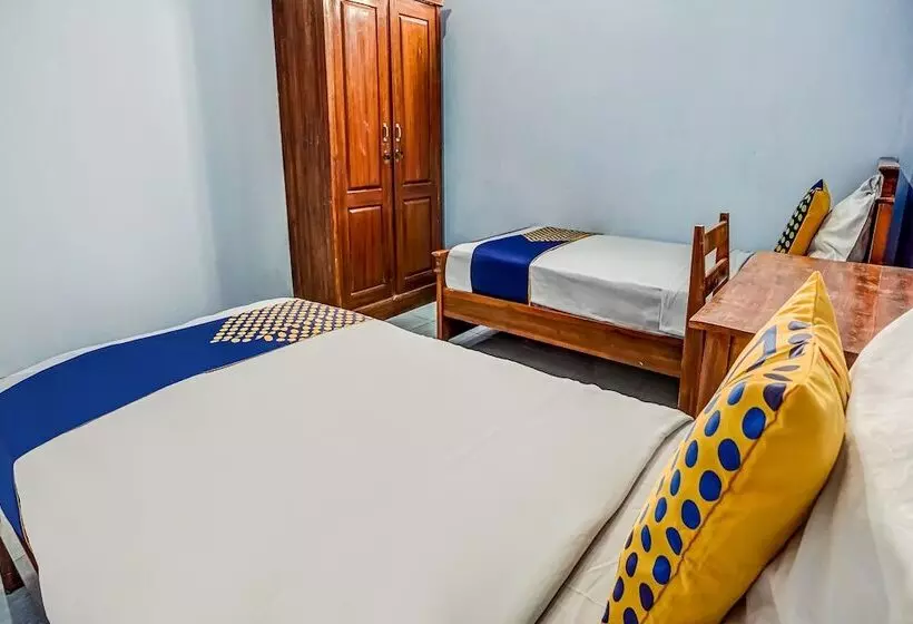 Hotelli Spot On 90797 Sukun Syariah Homestay