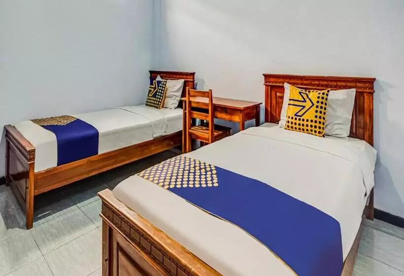 Hotelli Spot On 90797 Sukun Syariah Homestay