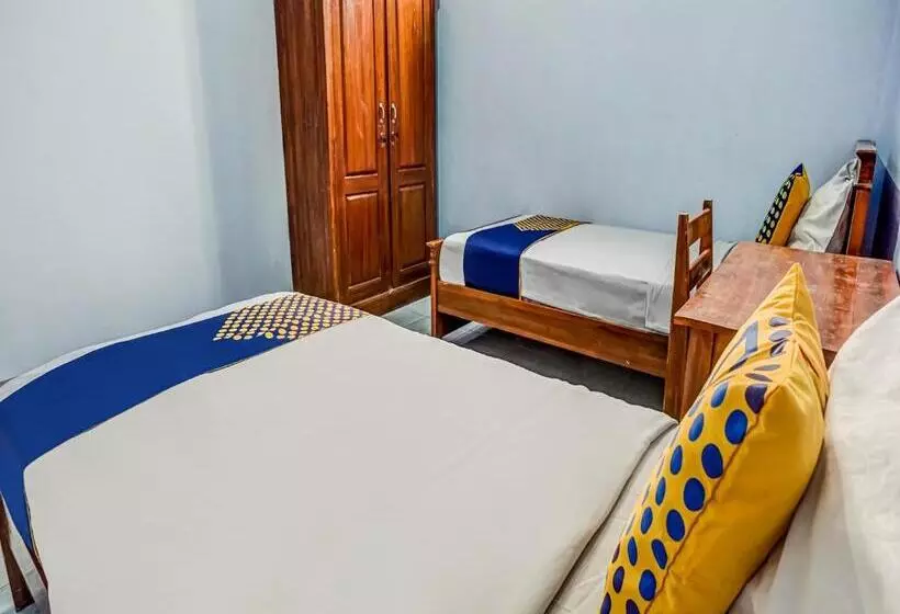Hotelli Spot On 90797 Sukun Syariah Homestay