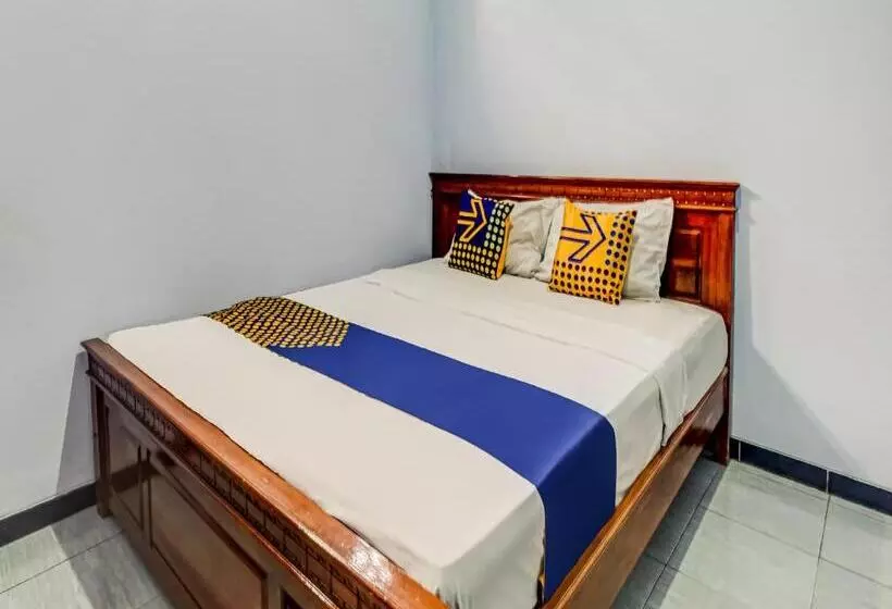 Hotelli Spot On 90797 Sukun Syariah Homestay