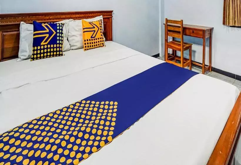 Hotelli Spot On 90797 Sukun Syariah Homestay