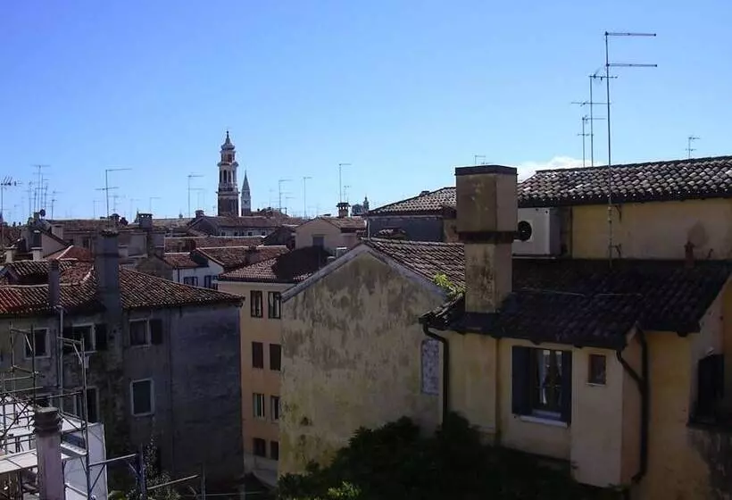 Aamiaismajoitus (B&B) At Home A Palazzo