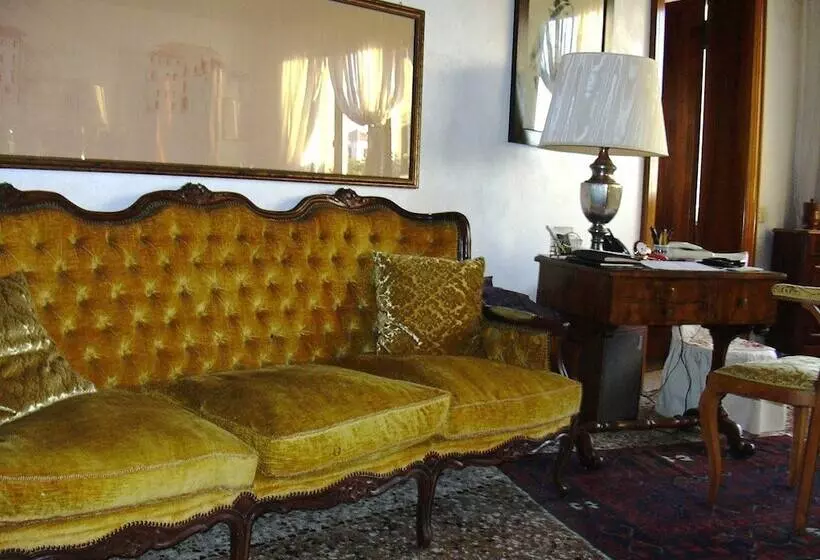 Aamiaismajoitus (B&B) At Home A Palazzo