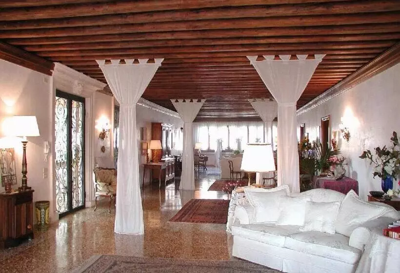 Aamiaismajoitus (B&B) At Home A Palazzo