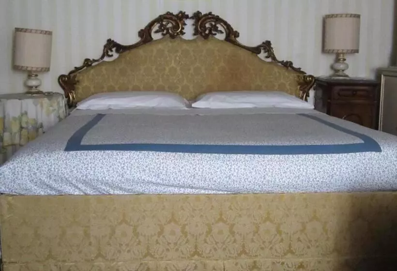 Aamiaismajoitus (B&B) At Home A Palazzo