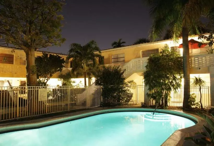 Eastward Strand Hotel & Suites