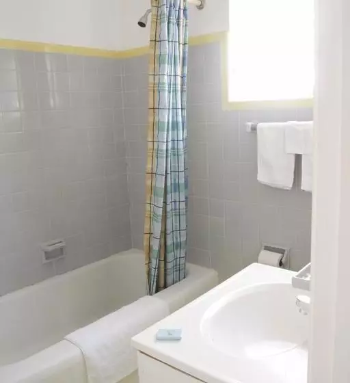 Eastward Strand Hotel & Suites