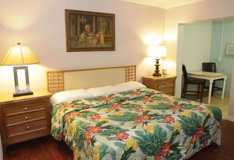 Eastward Strand Hotel & Suites