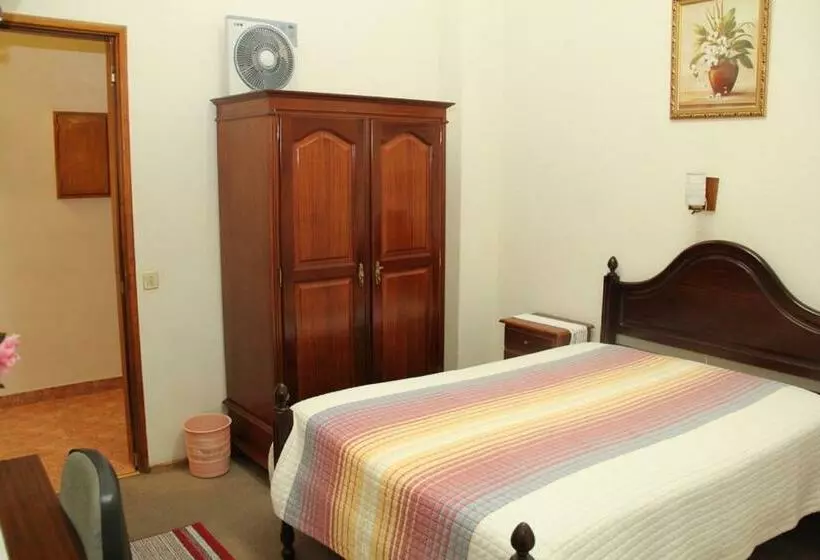 簡易ホテル Alojamento Local Ideal