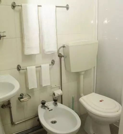 簡易ホテル Alojamento Local Ideal