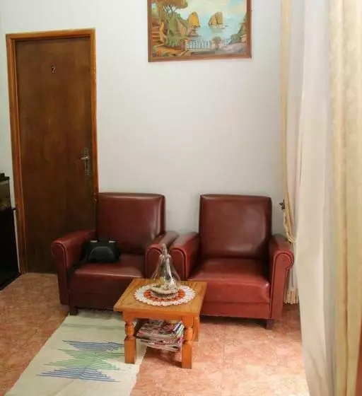 簡易ホテル Alojamento Local Ideal