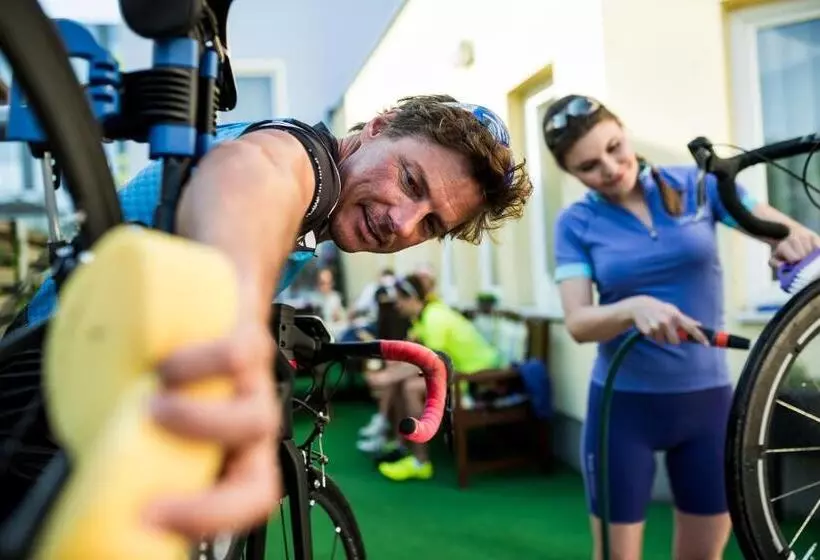 Отель Alexandra