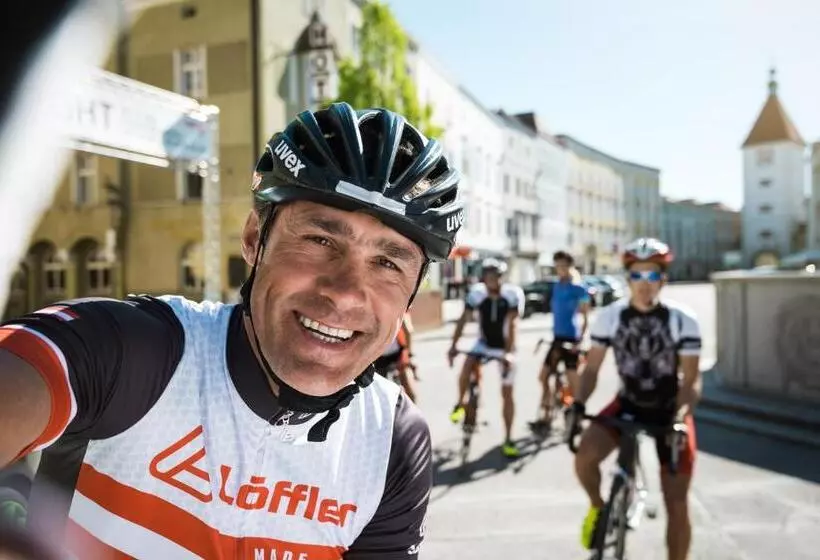 Отель Alexandra