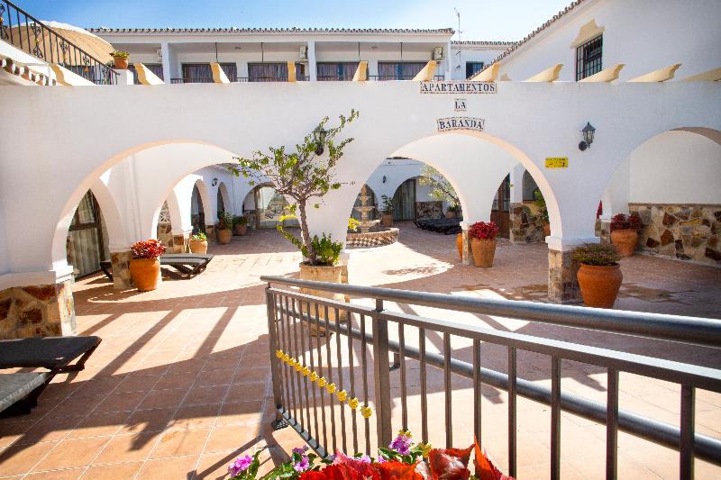 فندق Apartamentos La Baranda