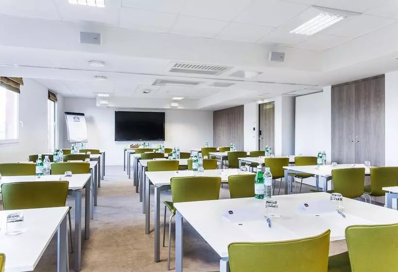 Hotel Best Western Plus Paris Velizy