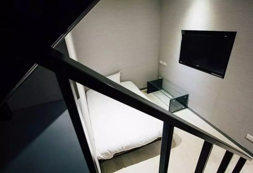 ホテル Chingjing Inn