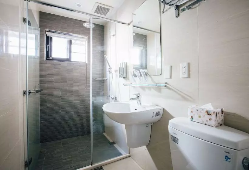 ホテル Chingjing Inn