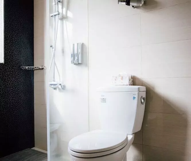 ホテル Chingjing Inn