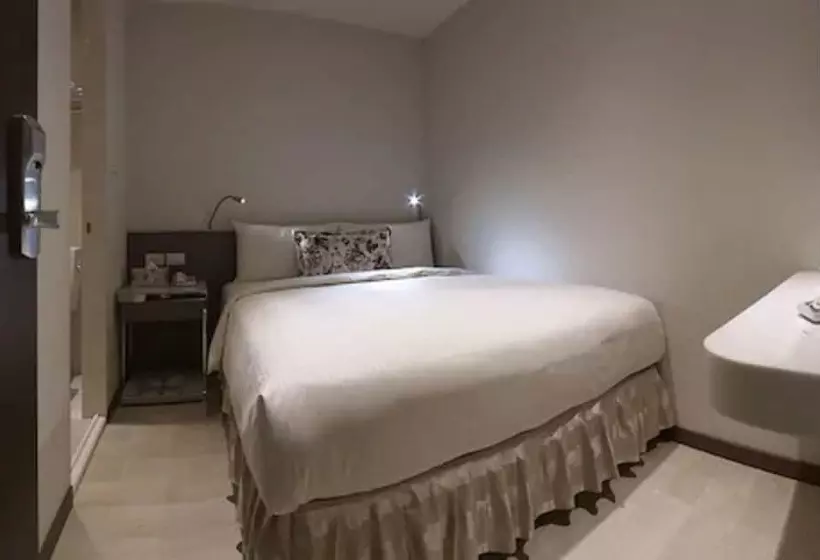 ホテル Chingjing Inn