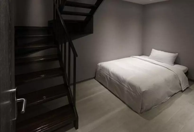 ホテル Chingjing Inn