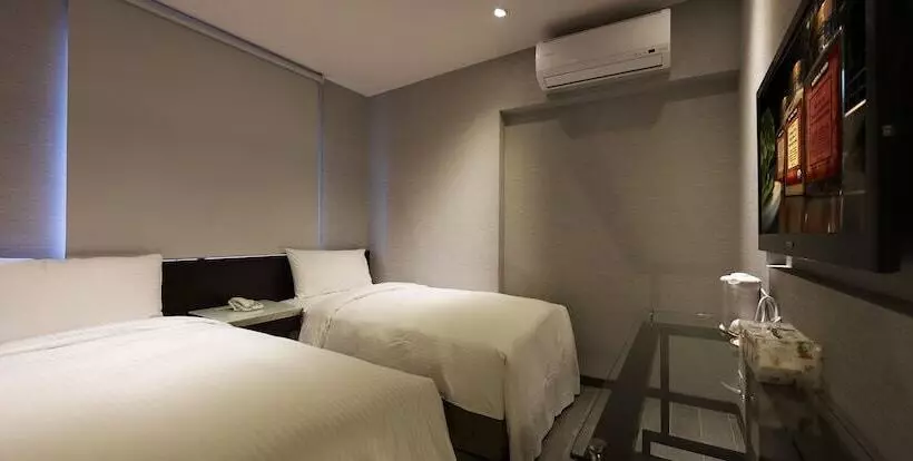 ホテル Chingjing Inn