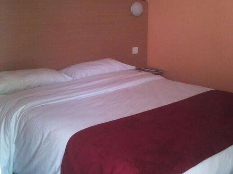 فندق Initial By Balladins Roissy / Saintmard