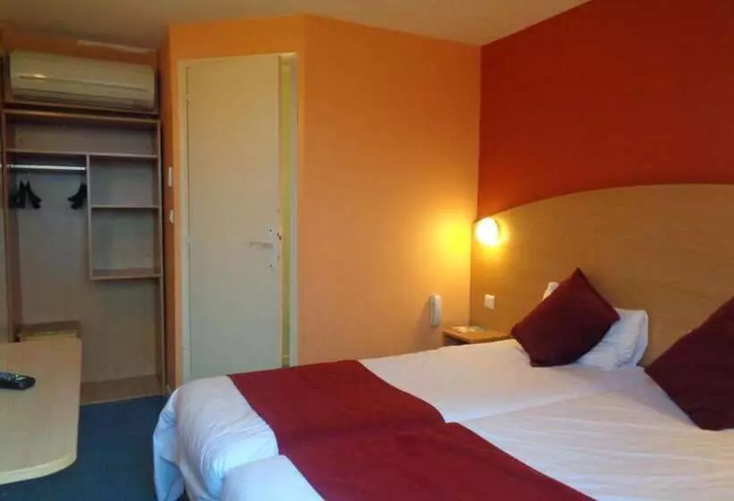 Отель Initial By Balladins Roissy / Saintmard