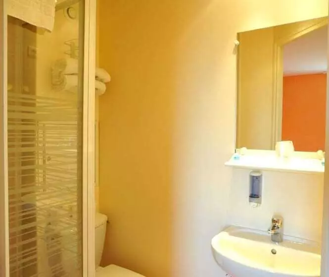 Отель Initial By Balladins Roissy / Saintmard