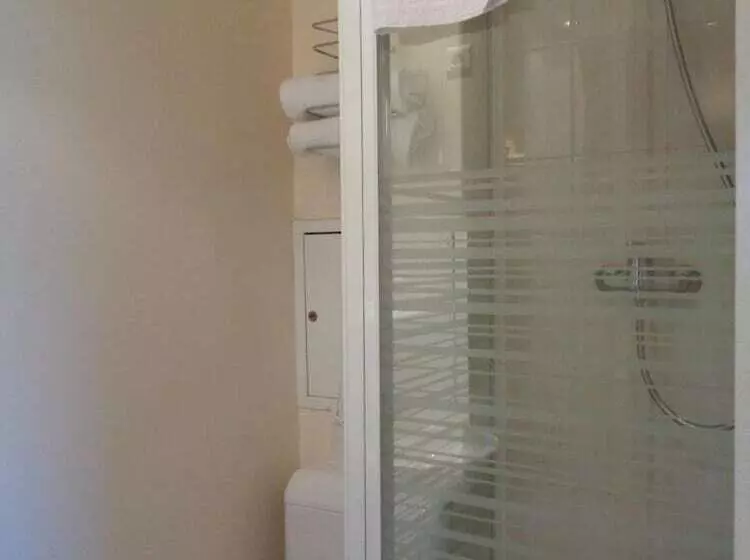 Отель Initial By Balladins Roissy / Saintmard