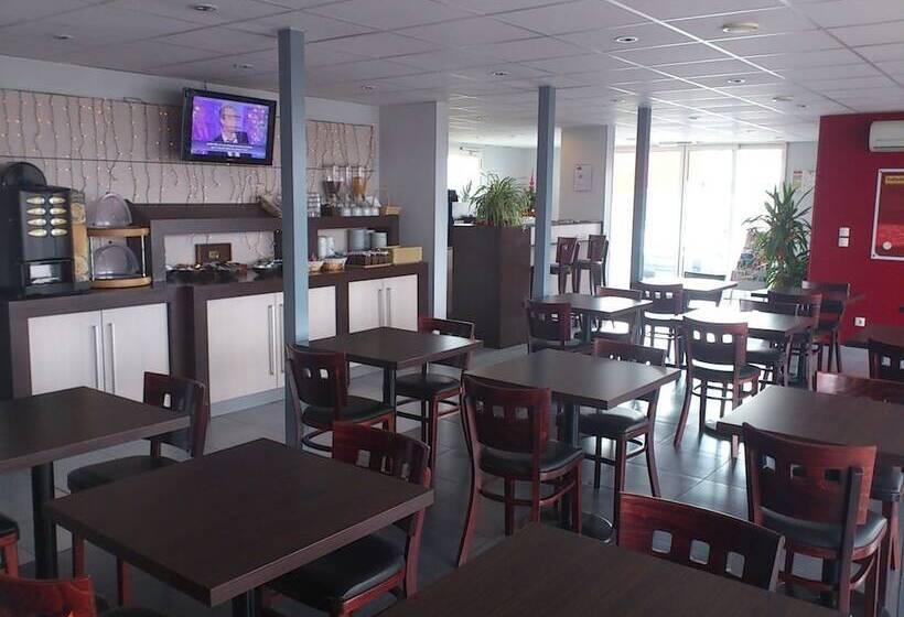 فندق Initial By Balladins Roissy / Saintmard