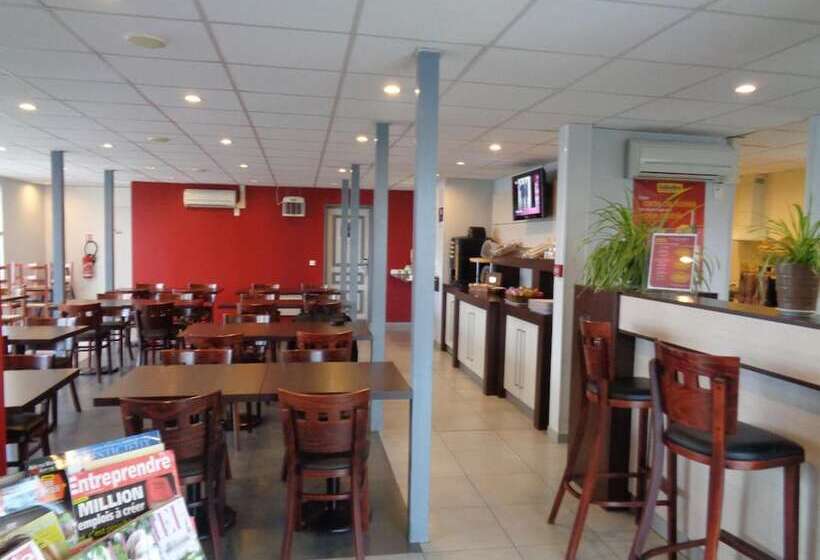 فندق Initial By Balladins Roissy / Saintmard