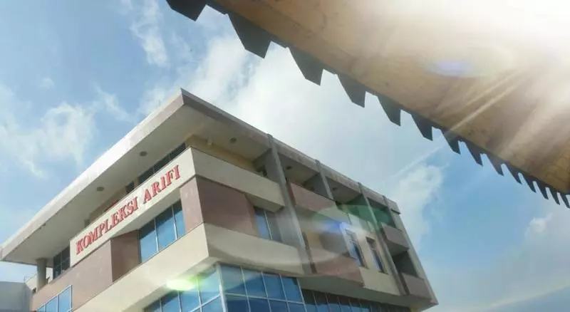 호텔 Kompleksi Arifi