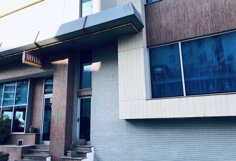 בית מלון כפרי Kompleksi Arifi