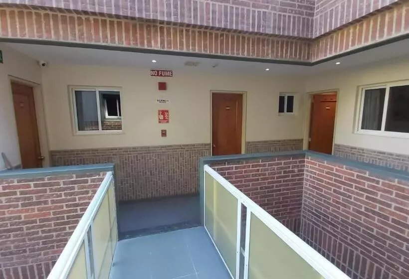 هتل Muevete Por Vargas