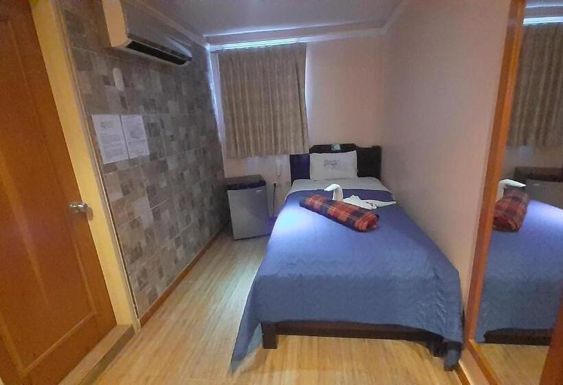 هتل Muevete Por Vargas