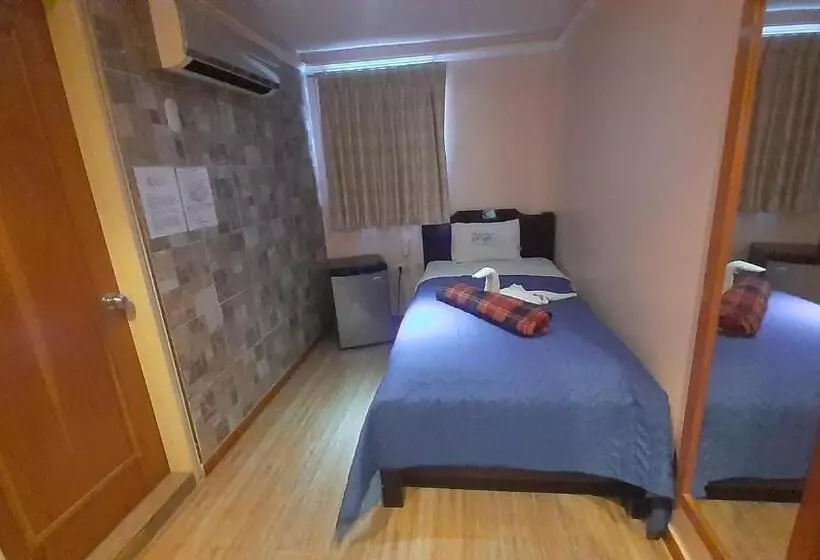 هتل Muevete Por Vargas