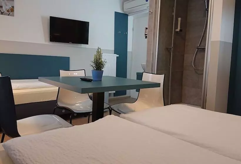 Hotelli Pension Elisabeth  Rooms & Apartments