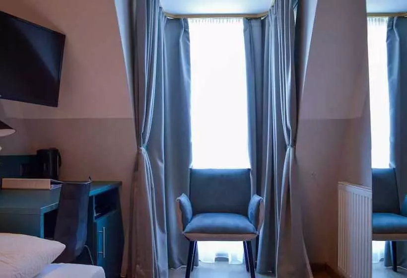 Hotelli Pension Elisabeth  Rooms & Apartments