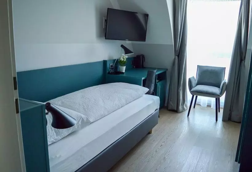 Hotelli Pension Elisabeth  Rooms & Apartments